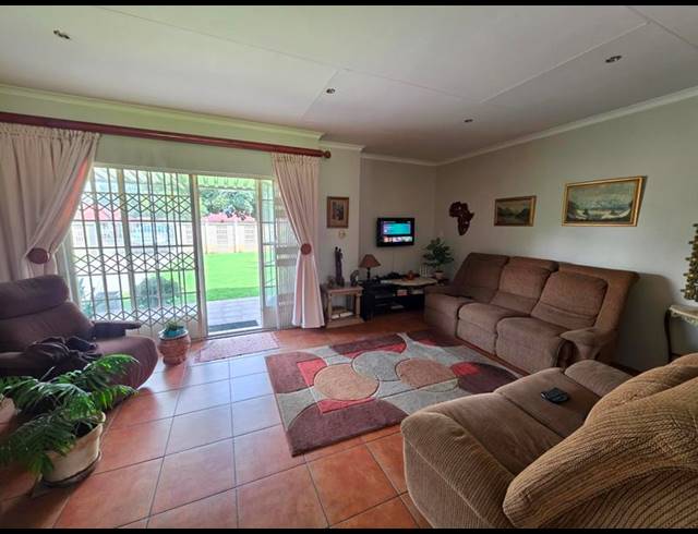 2 BEDROOM HOUSE FOR SALE IN THREE RIVERS